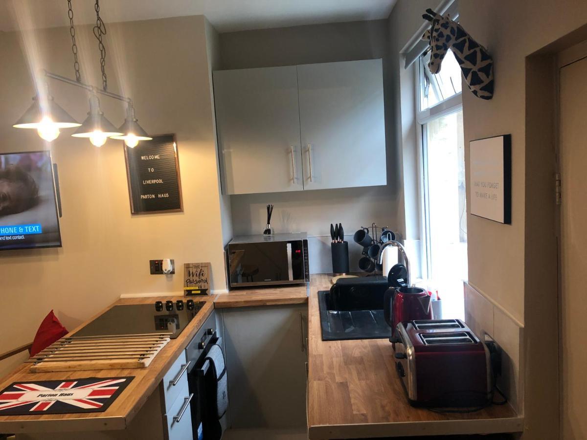 3 Double Bed Brittania Styled Central Home Near Lfc Sleeps 6 With Free Business Super Fast Fibre Broadband Liverpool Esterno foto