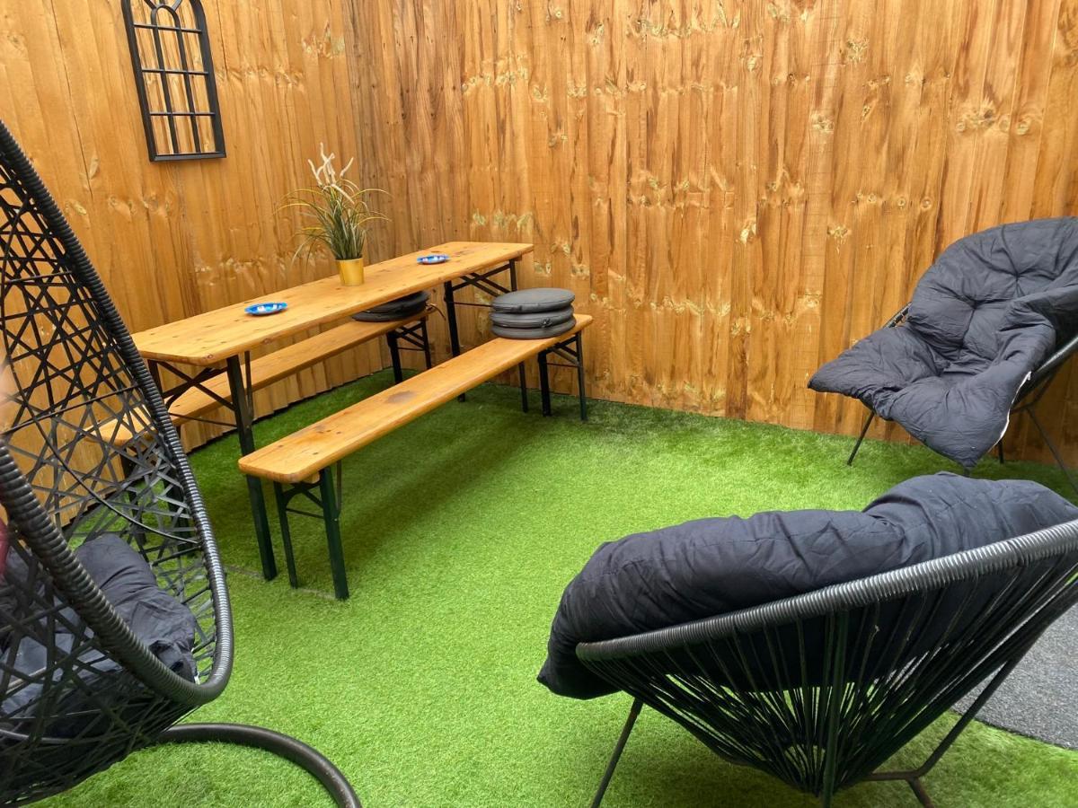 3 Double Bed Brittania Styled Central Home Near Lfc Sleeps 6 With Free Business Super Fast Fibre Broadband Liverpool Esterno foto
